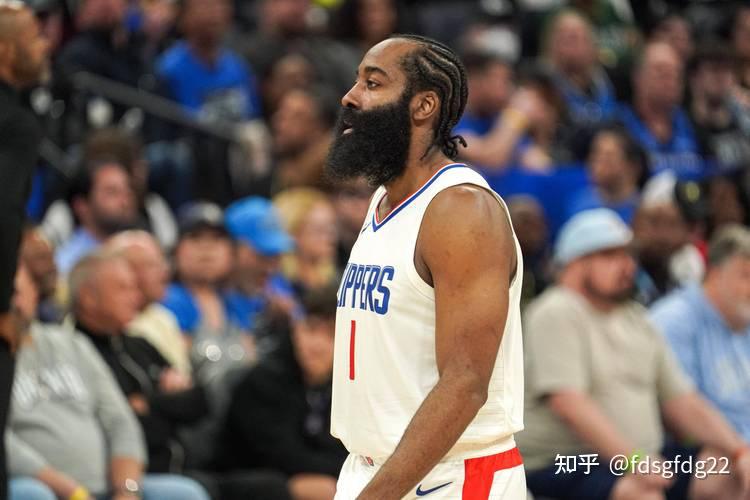 九游会电子娱乐 -包含NBA总决赛最后时刻再迎强敌，莫斯科中央陆军复出首秀，主帅态度：赛场秩序良好，球队文化被再次提及的词条