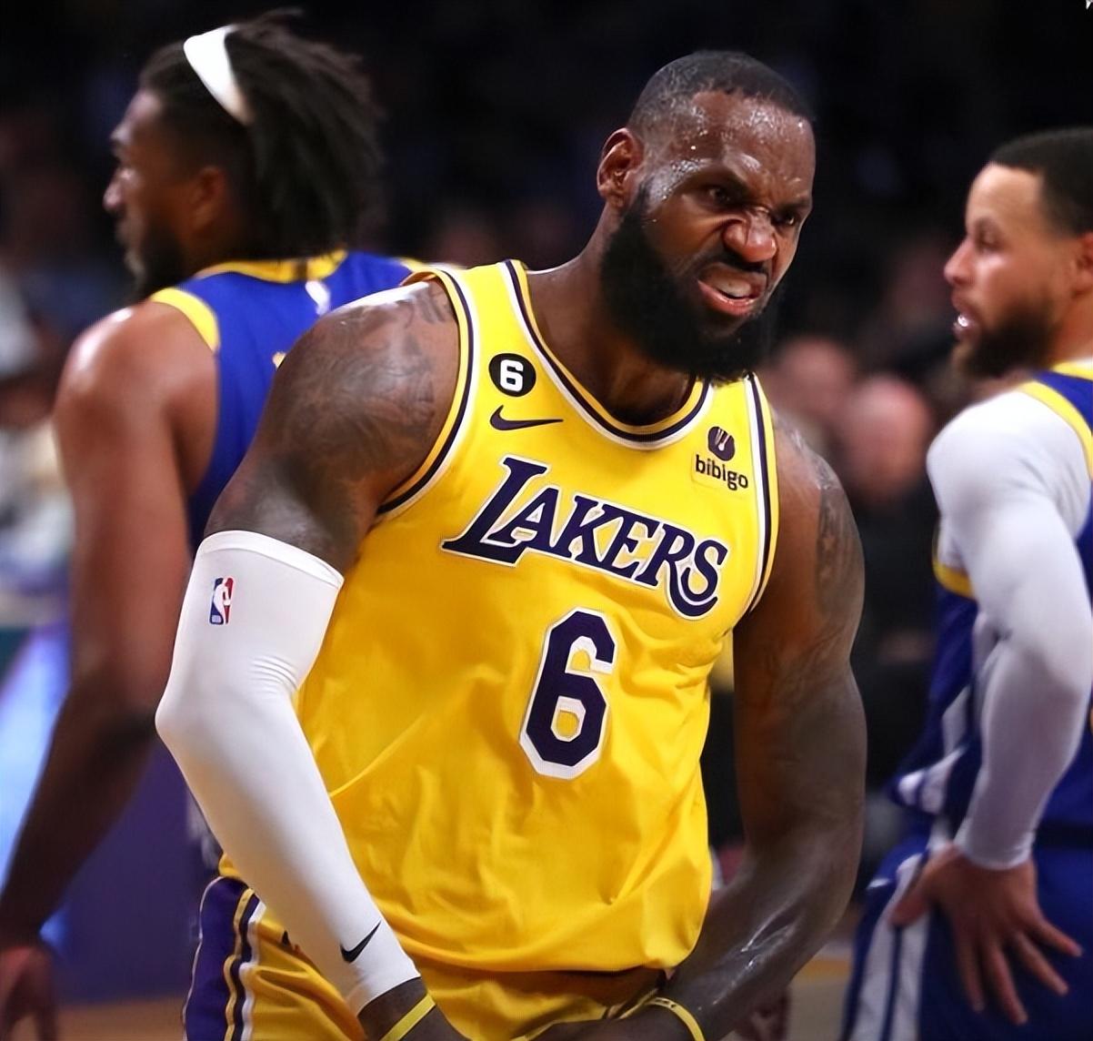 包含NBA季后赛今晨走向成谜；利物浦再遭质疑；管理层满意；赛季目标并未改变的词条